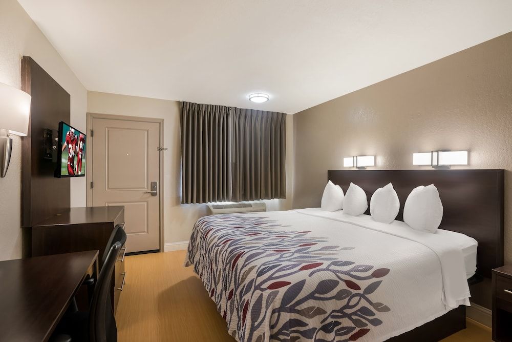 Superior Room, 1 King Bed, Smoking
