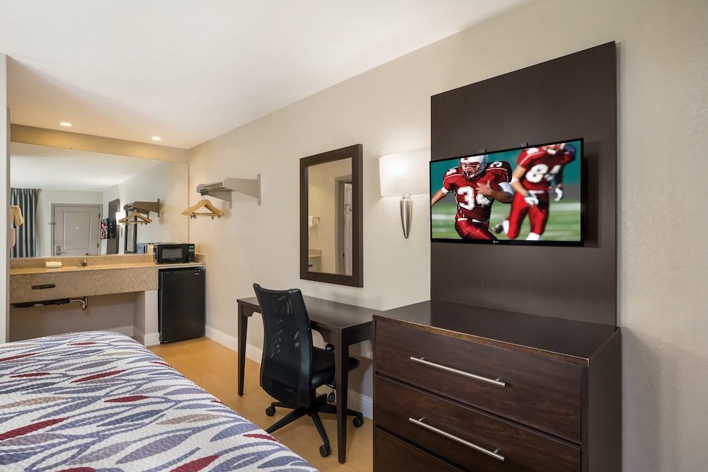 Superior Room, 1 King Bed, Smoking