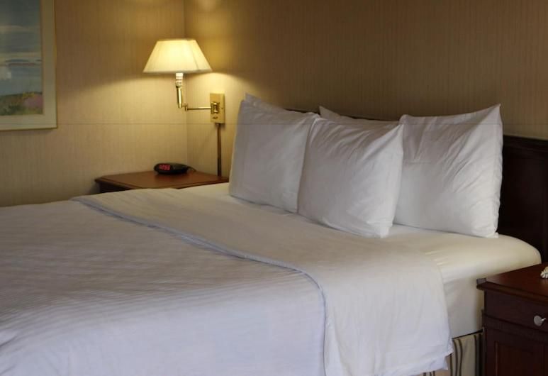 1 King Bed, Mobility Accessible Room, Non-Smoking