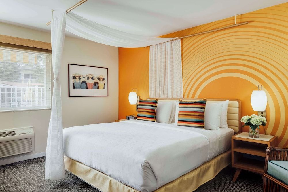 Room, 1 King Bed, Resort View