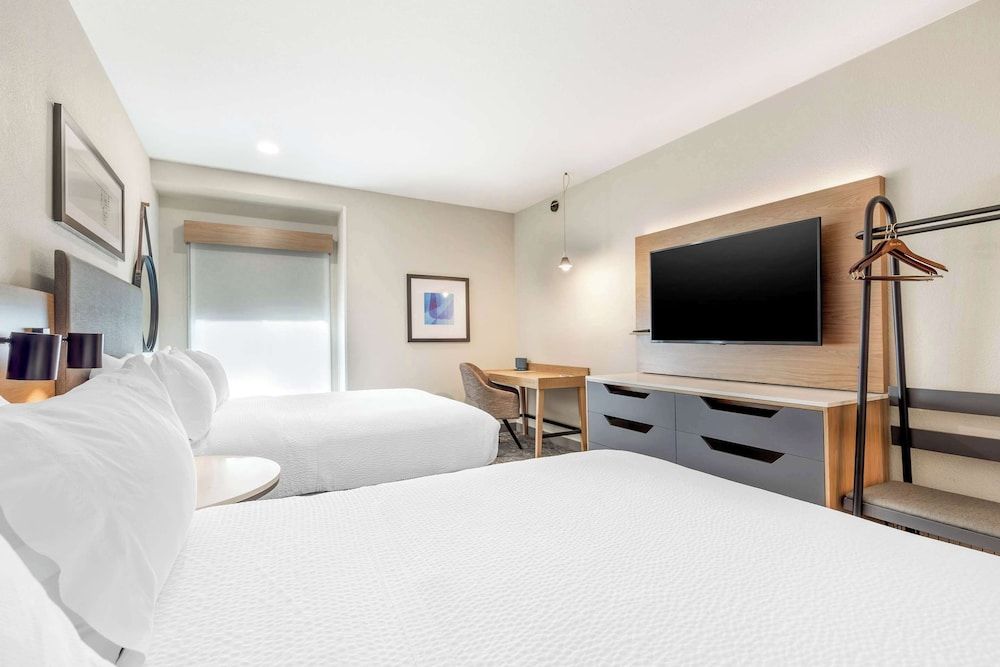 Room, 2 Queen Beds, Accessible, Non Smoking