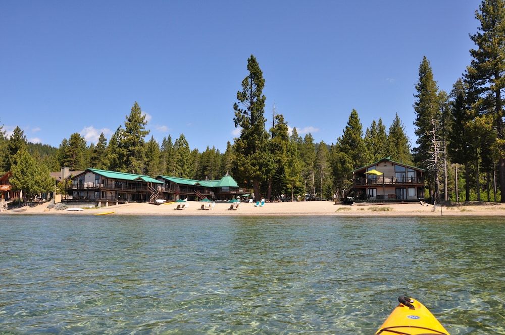 Standard Room, 2 Queen Beds, Lake View