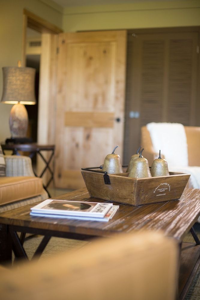 Temecula Creek Inn Deluxe Room, 2 Queen Beds (Sleeps 4, 5) 5