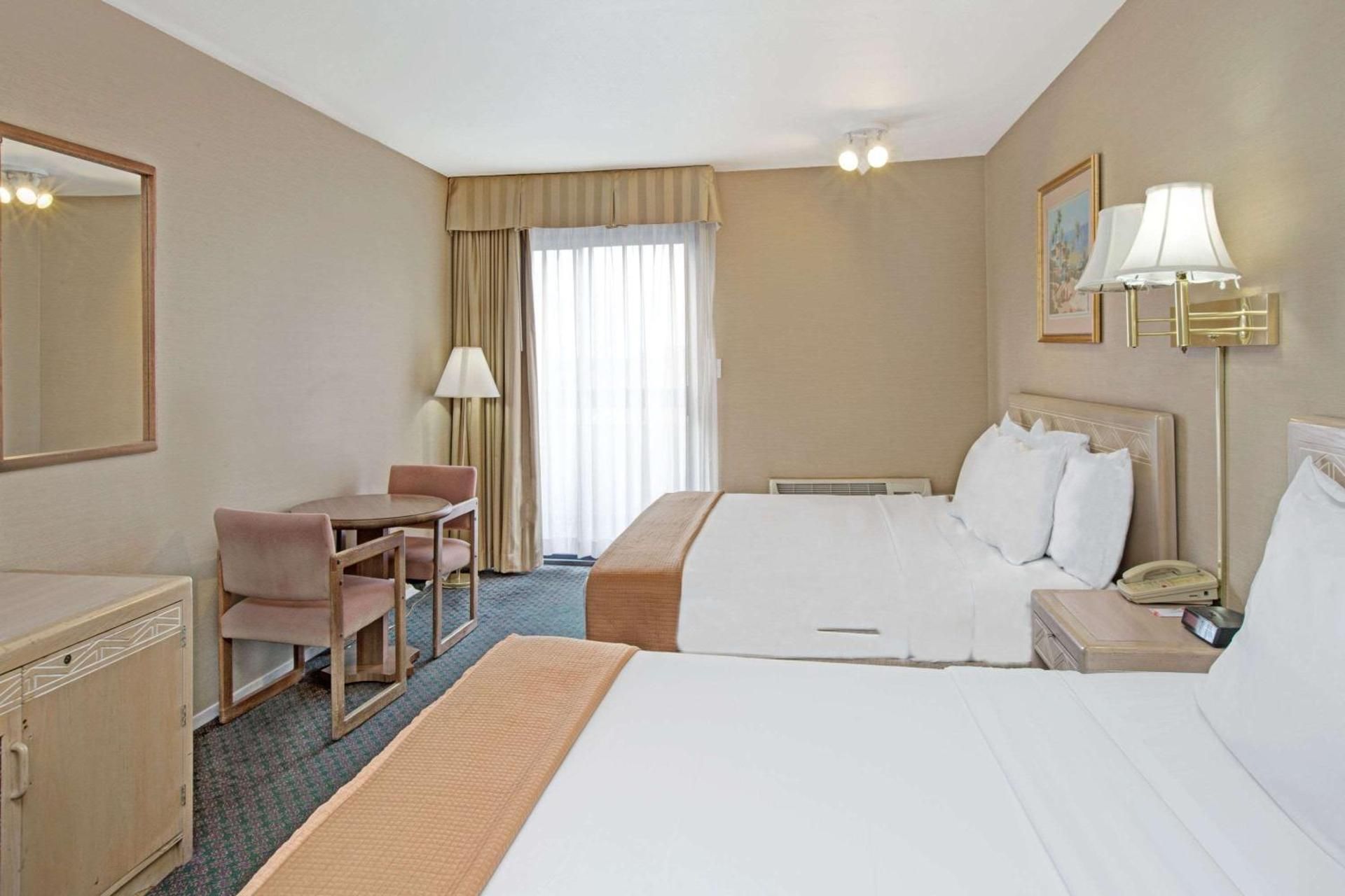 1 Full Bed, Non-Smoking