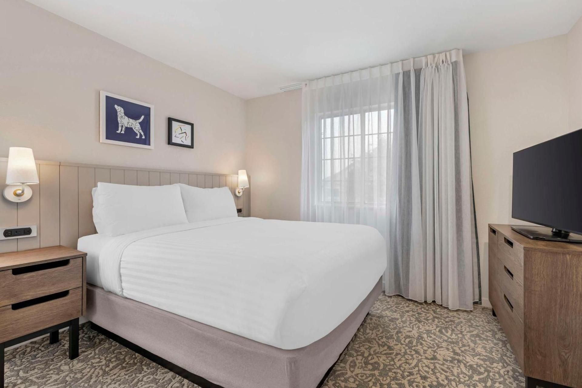 Sonesta ES Suites Torrance Redondo Beach Mobility Accessible - Two-Bedroom Suite with Two Queens,Roll-In Shower