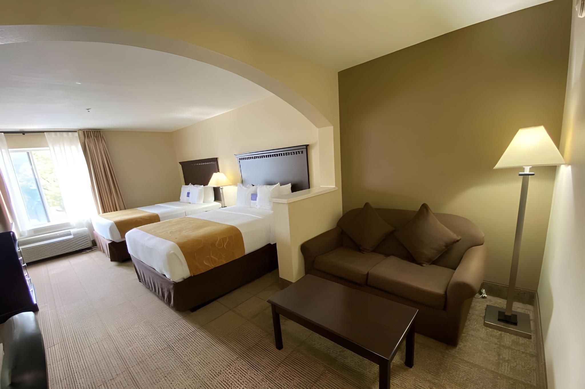 2 Queen Beds, Nonsmoking, Accessible