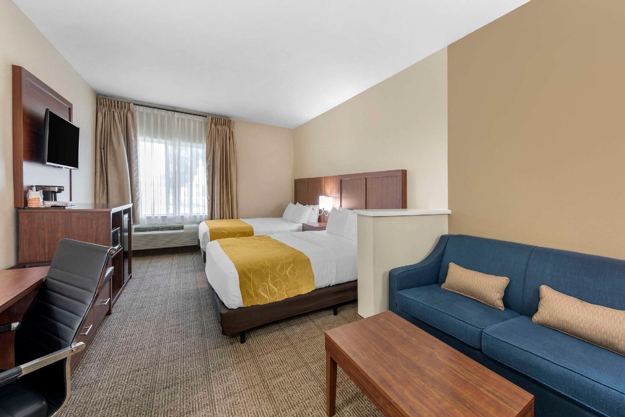 2 Queen Beds, Nonsmoking, Accessible