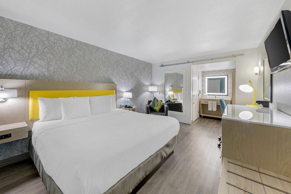 Standard Room, 1 King Bed, Non Smoking