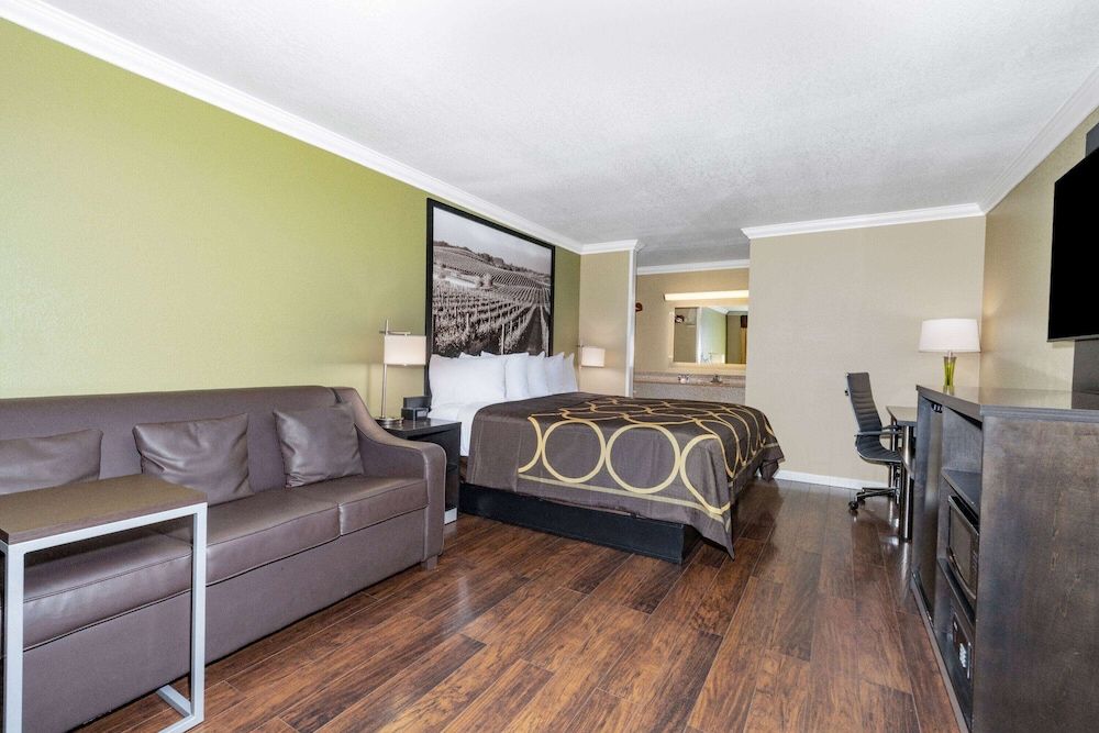 Room, 1 King Bed, Accessible, Non Smoking (Mobility/Hearing Impaired)