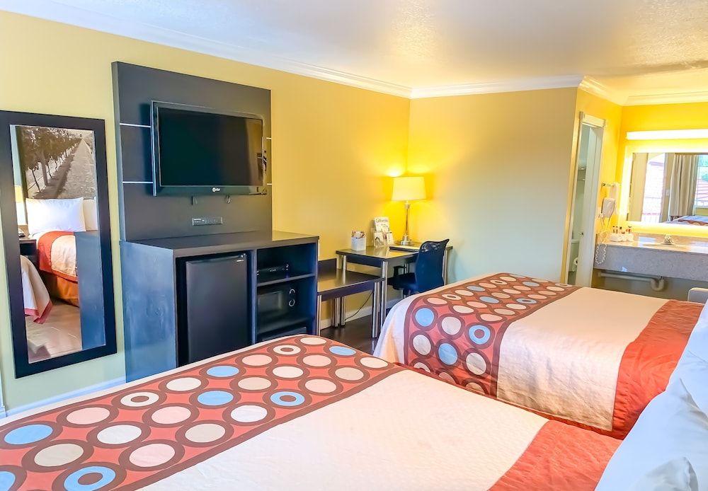 Room, 2 Queen Beds, Accessible, Non Smoking (Mobility/Hearing Impaired)