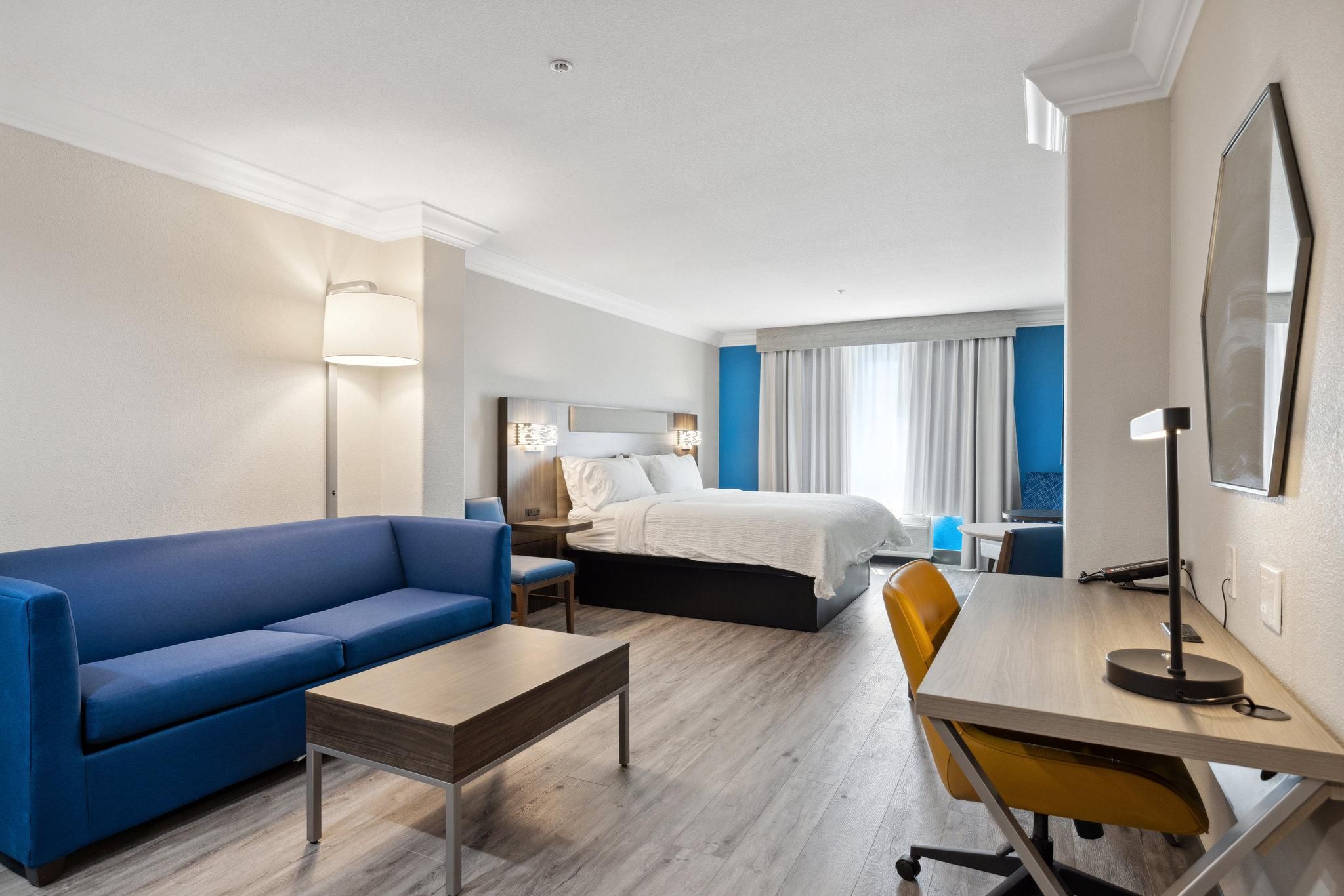 1 King Suite
