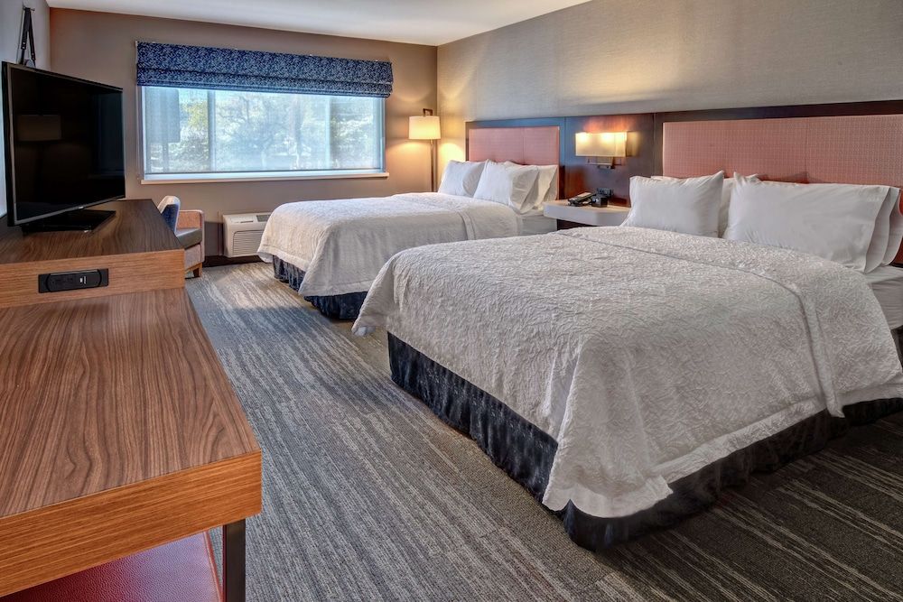 2 Queen Beds, Accessible (Mobility & Hearing, Roll-in Shower) Non-Smoking