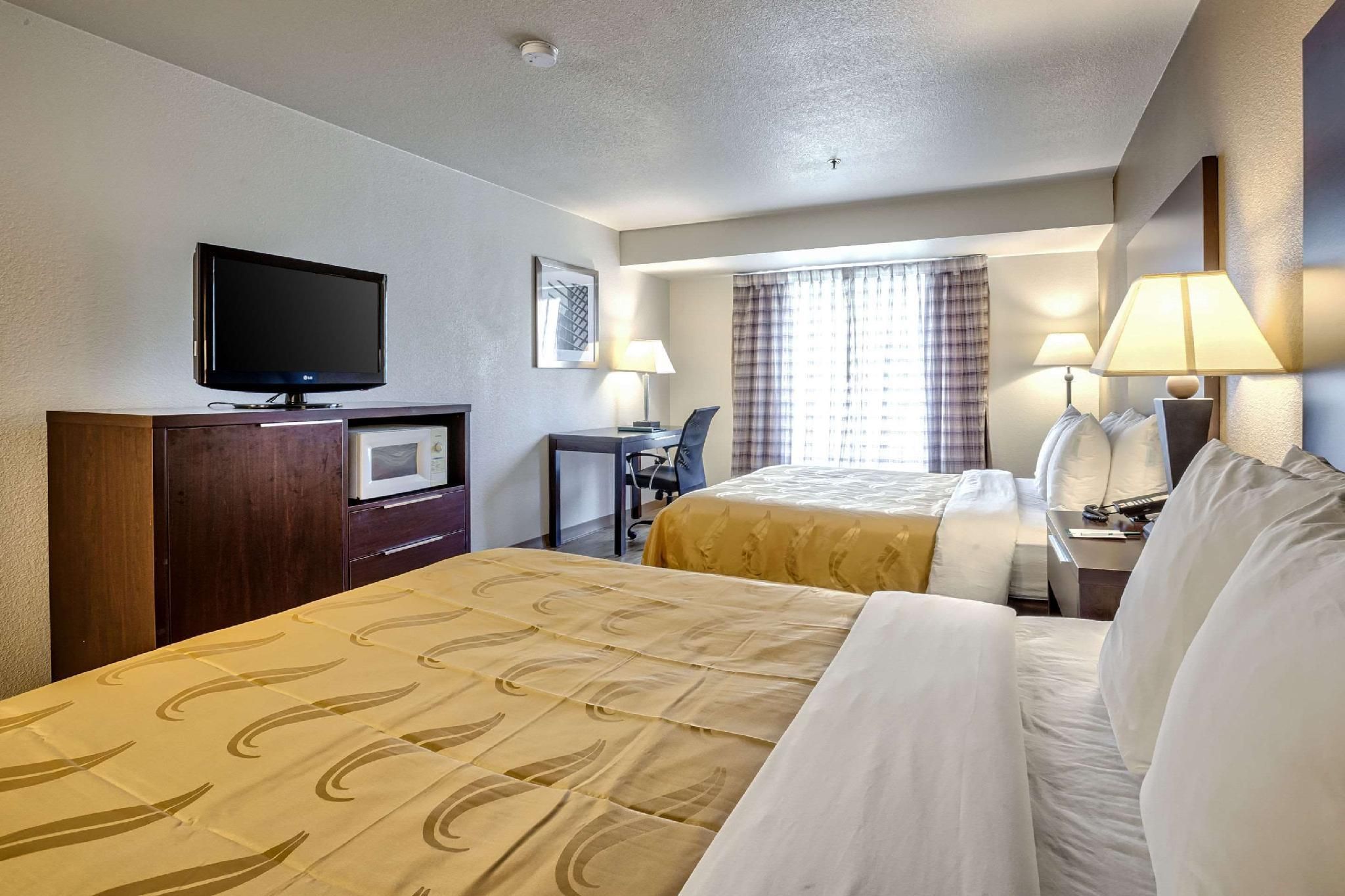 2 Queen Beds, Nonsmoking, Upgrade