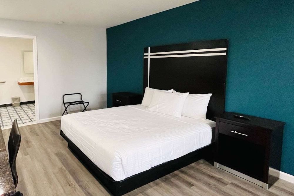 Standard Room, 1 Queen Bed, Non Smoking