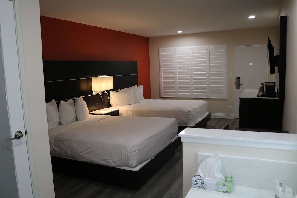 Standard Room, 2 Queen Beds, Non Smoking, Refrigerator & Microwave