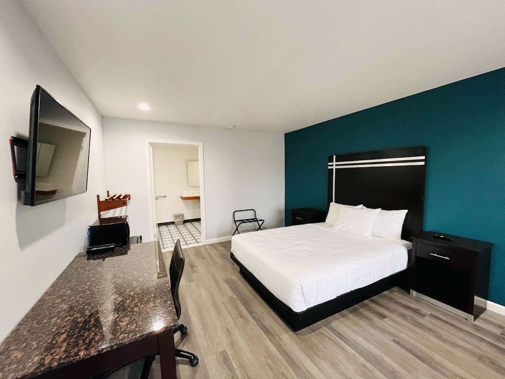 Standard Suite, 2 Queen Beds, Non Smoking