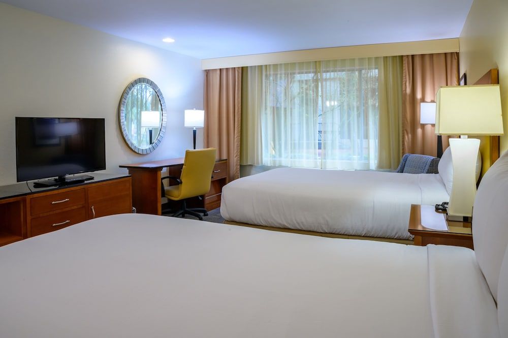 Airtel Plaza Hotel Room, 2 Double Beds (Preferred) 4