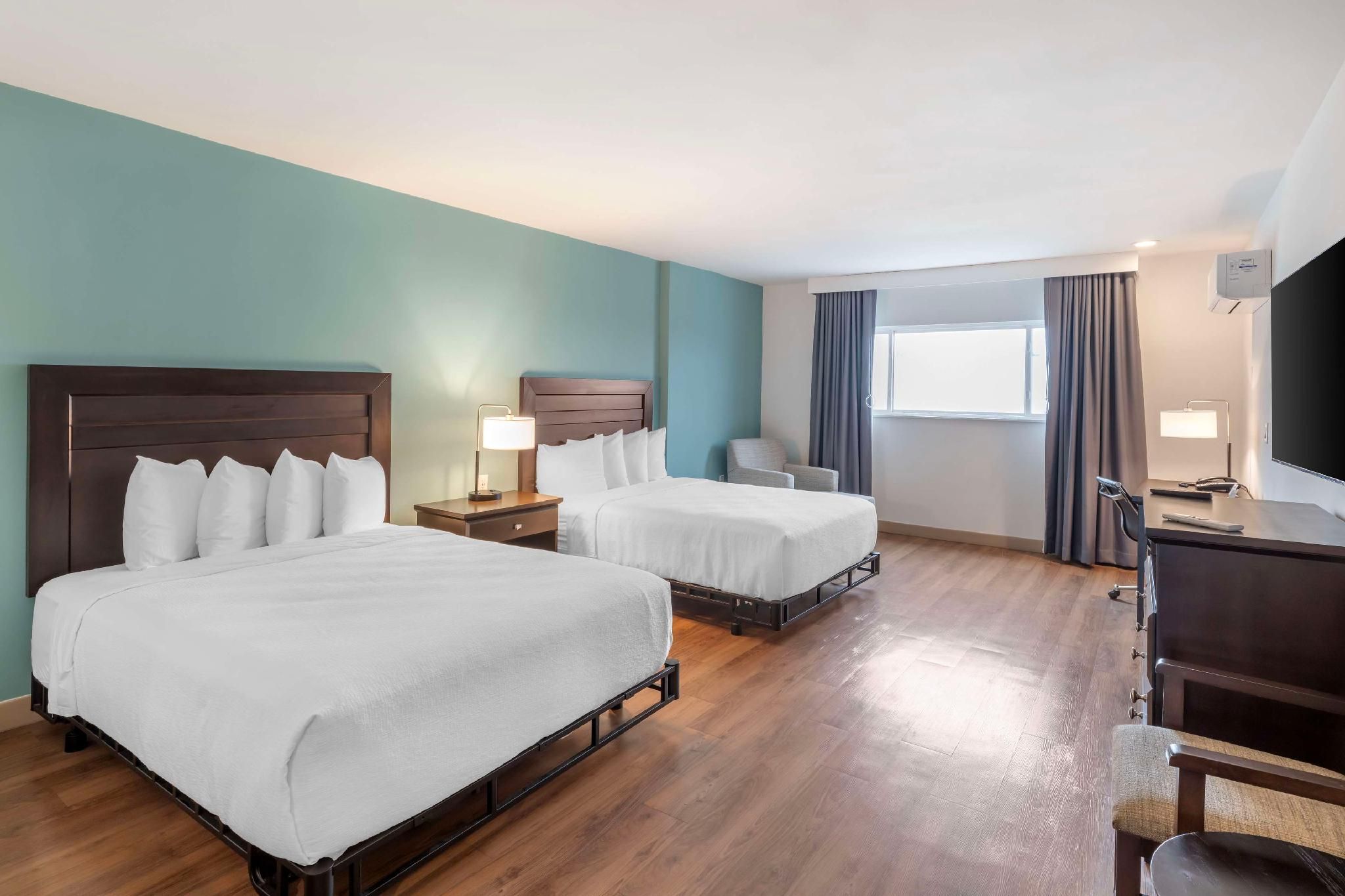 2 queen beds, nonsmoking