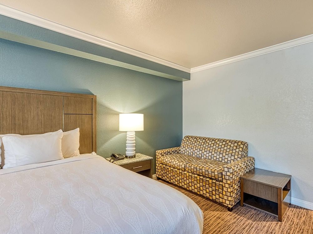 Amanzi Hotel, an Ascend Collection Hotel Standard Room, 1 King Bed, Accessible, Non Smoking (Roll-In Shower) 2