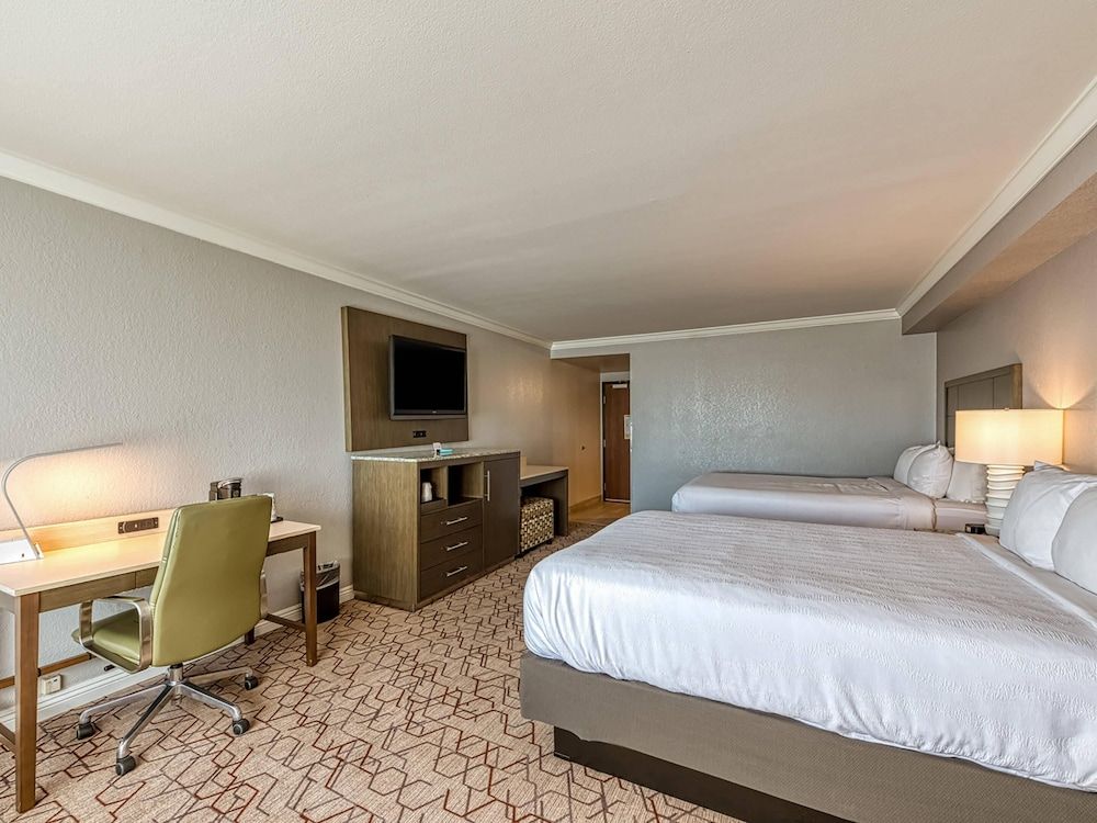 Amanzi Hotel, an Ascend Collection Hotel Standard Room, 2 Queen Beds, Non Smoking 3