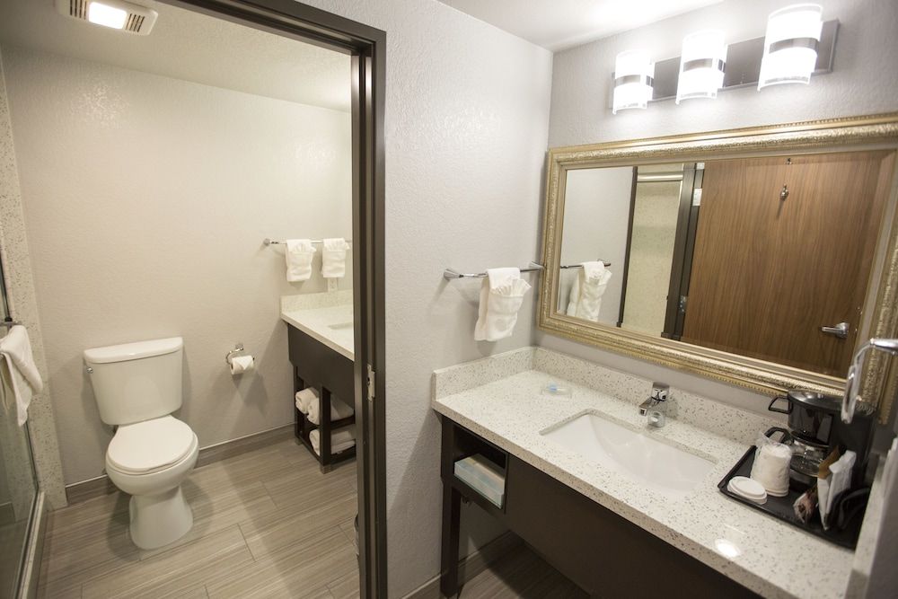 Amanzi Hotel, an Ascend Collection Hotel Standard Room, 2 Queen Beds, Non Smoking 10