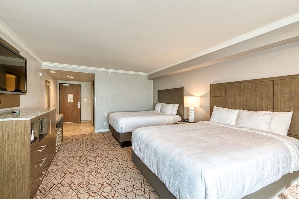 Amanzi Hotel, an Ascend Collection Hotel Standard Room, 2 Queen Beds, Non Smoking 4