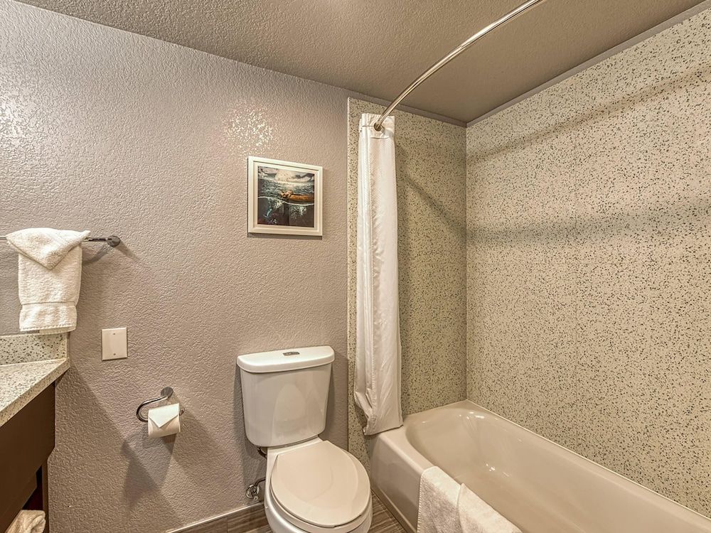 Amanzi Hotel, an Ascend Collection Hotel Standard Room, 2 Queen Beds, Non Smoking, Balcony 5