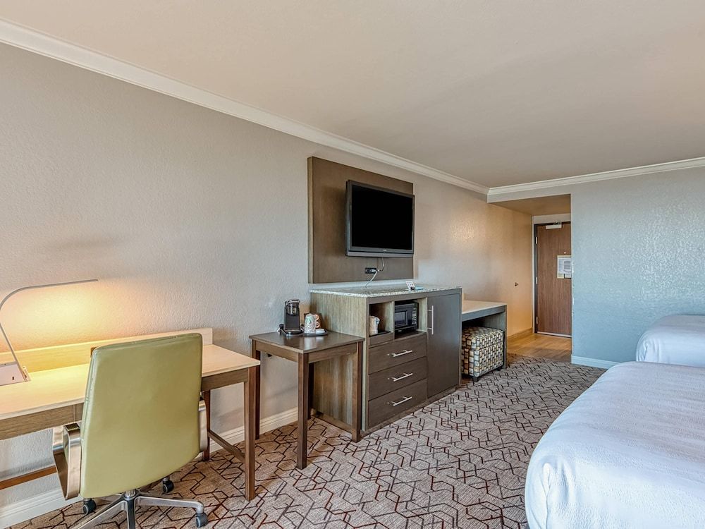 Amanzi Hotel, an Ascend Collection Hotel Standard Room, 2 Queen Beds, Non Smoking, Balcony 8