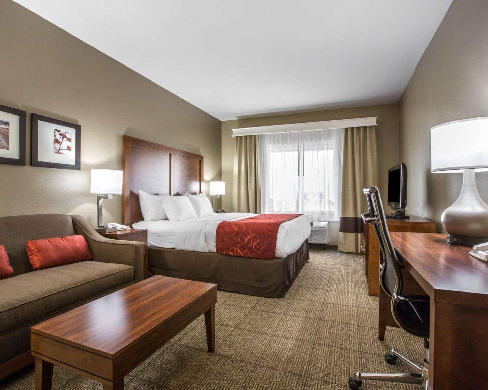 1 King Bed, Suite, Nonsmoking, Accessible
