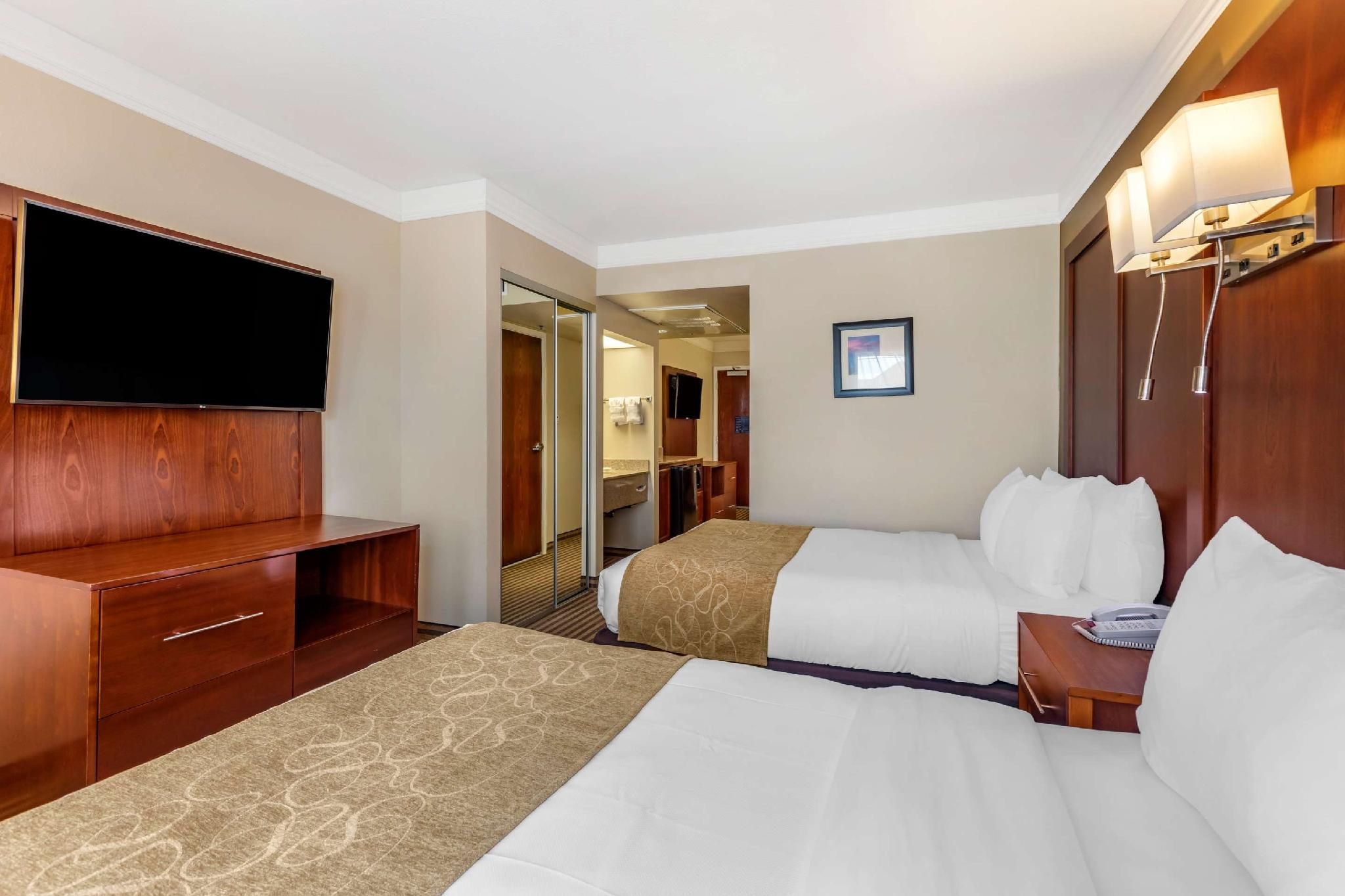 2 Queen Beds Suite Non-Smoking Accessible