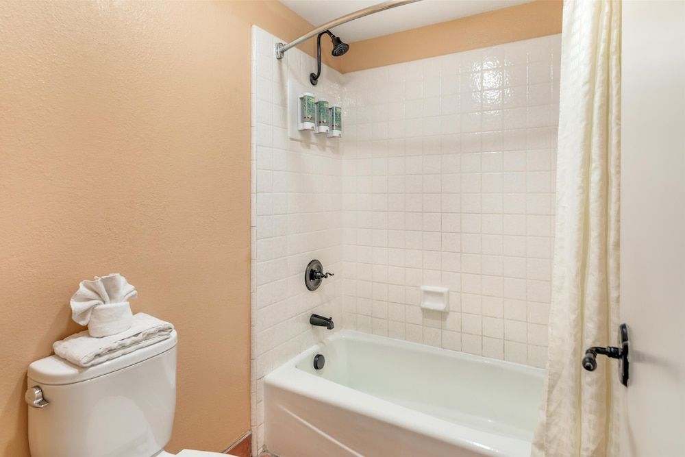 Best Western Rose Garden Inn Standard Room, 2 Queen Beds, Non Smoking, Refrigerator & Microwave 3