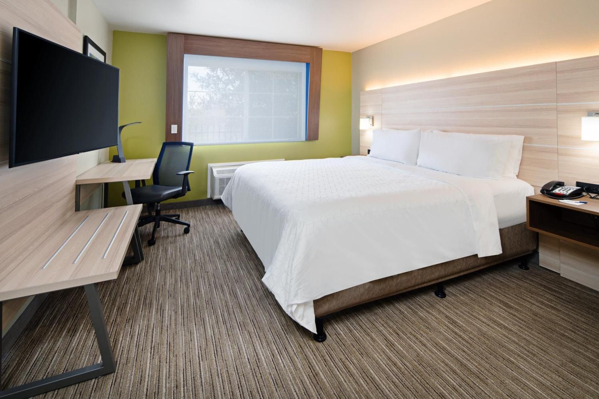 King Room - Mobility Access/Hearing Accessible