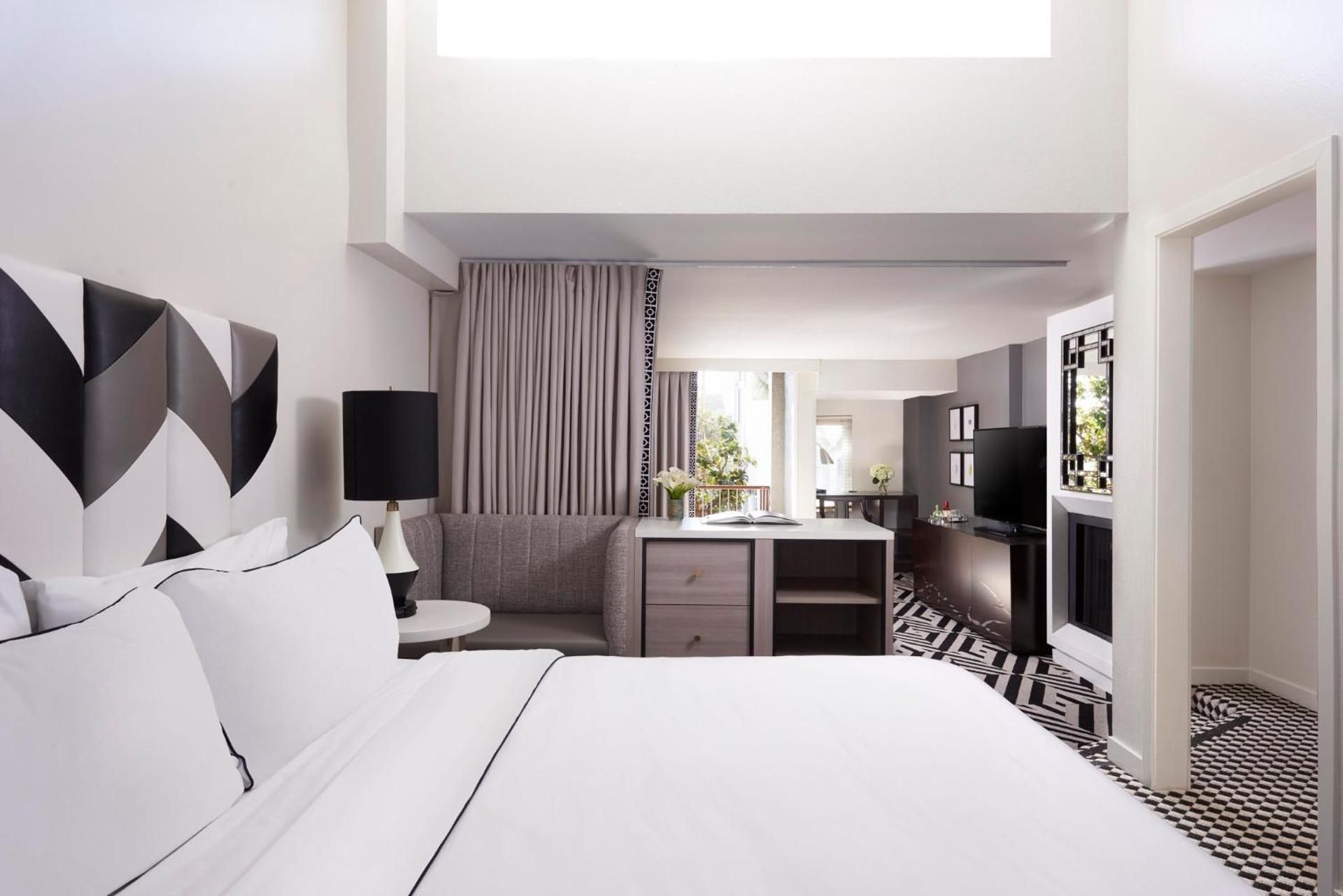 Signature King Suite, Top floor with Balcony