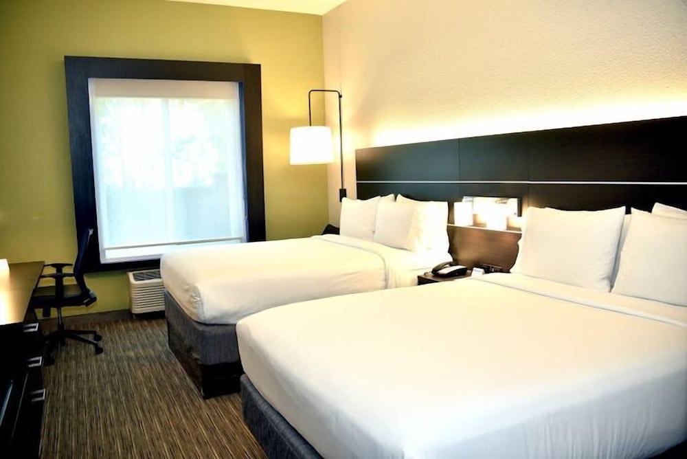 Standard Room, 2 Queen Beds, Accessible (Mobil Access Tub)