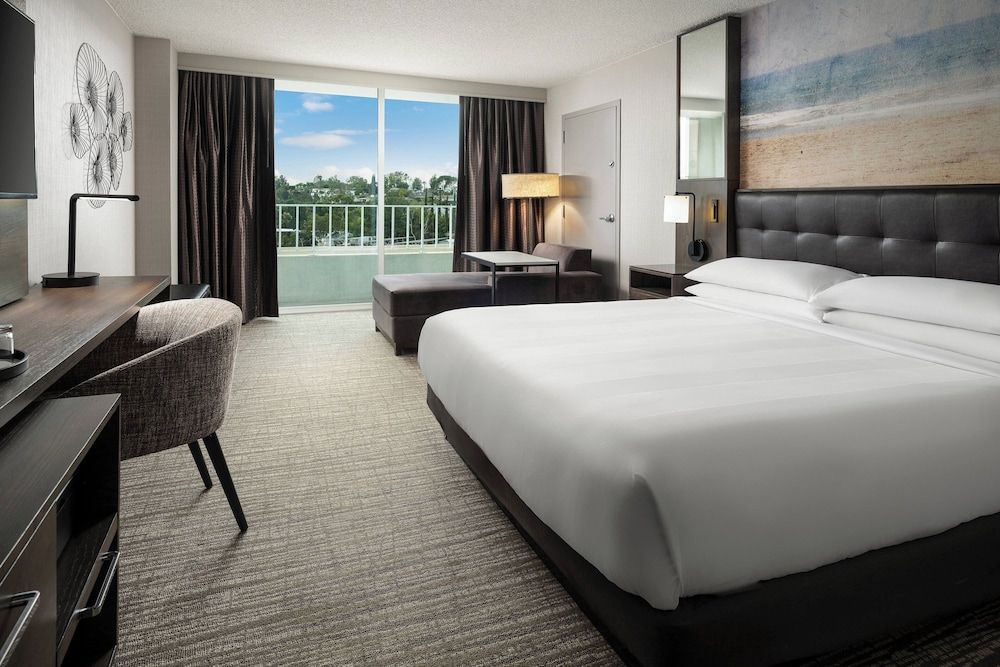 Concierge Room, Club Room, 1 King Bed, Non Smoking