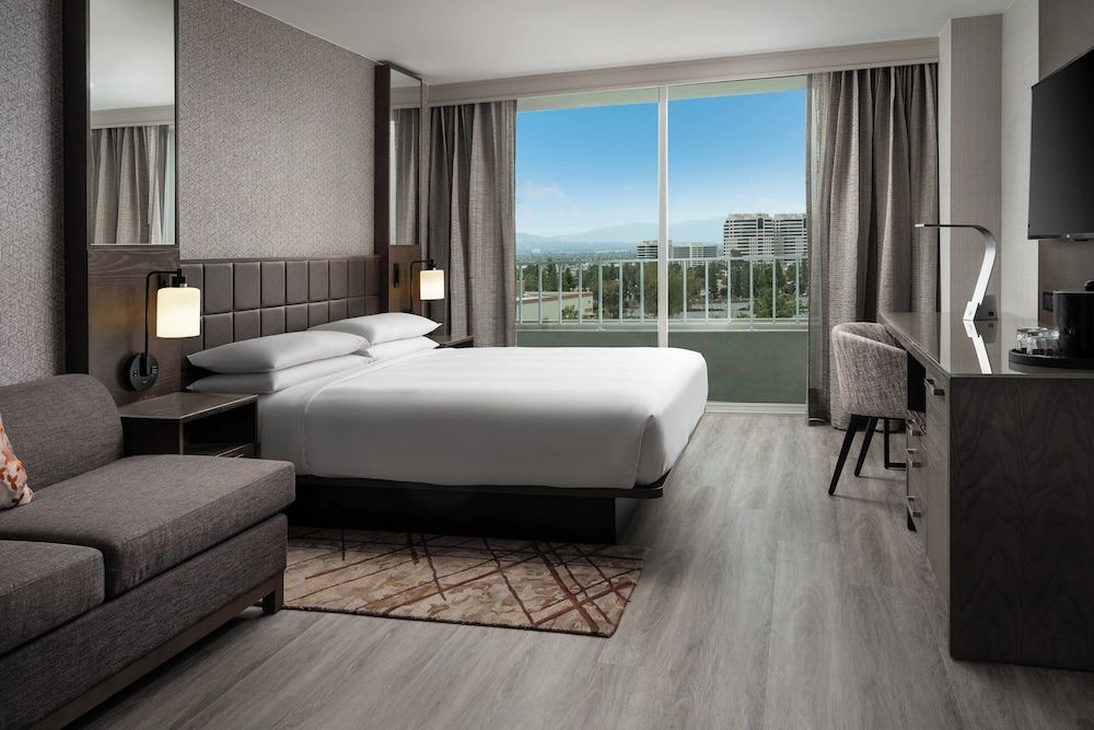 Room, 1 King Bed, Non Smoking, Balcony