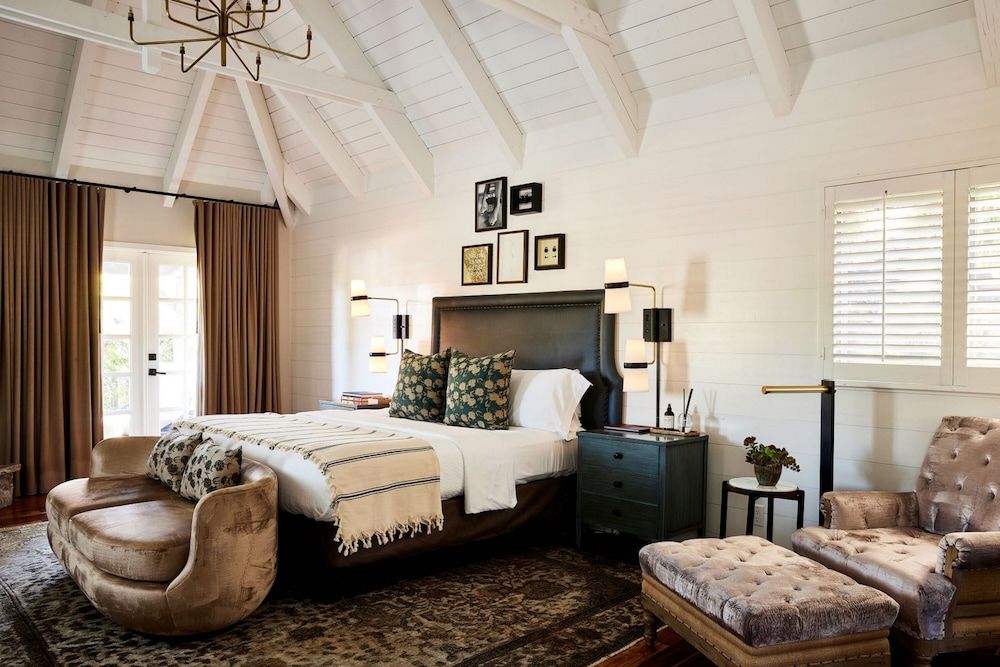 Bungalow, 1 King Bed, Patio (The Vintage Estate)