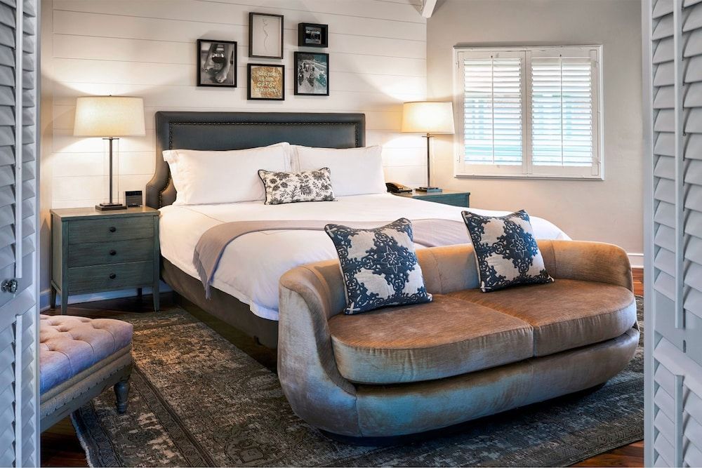 Room, 1 King Bed (The Vintage Estate)