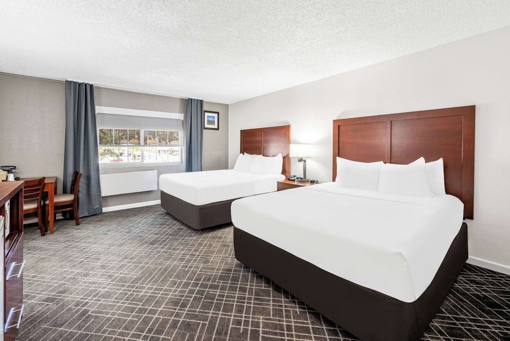 Standard Room, 2 Queen Beds, Non Smoking