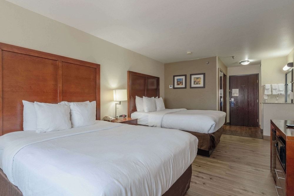 Room, 2 Queen Beds, Non Smoking