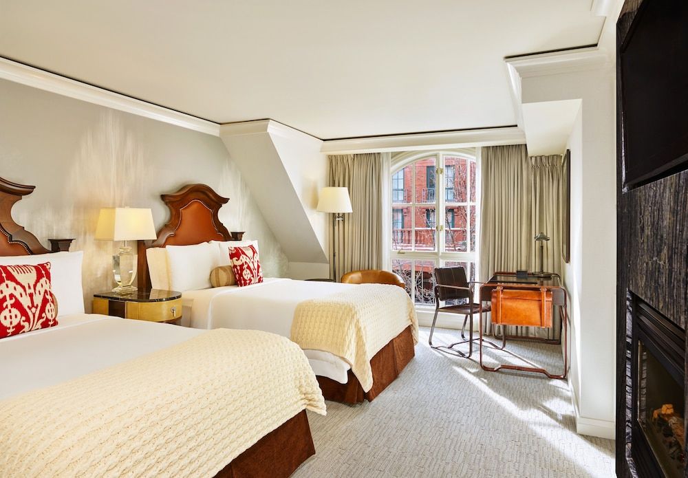 Deluxe Room, 1 King Bed, Fireplace