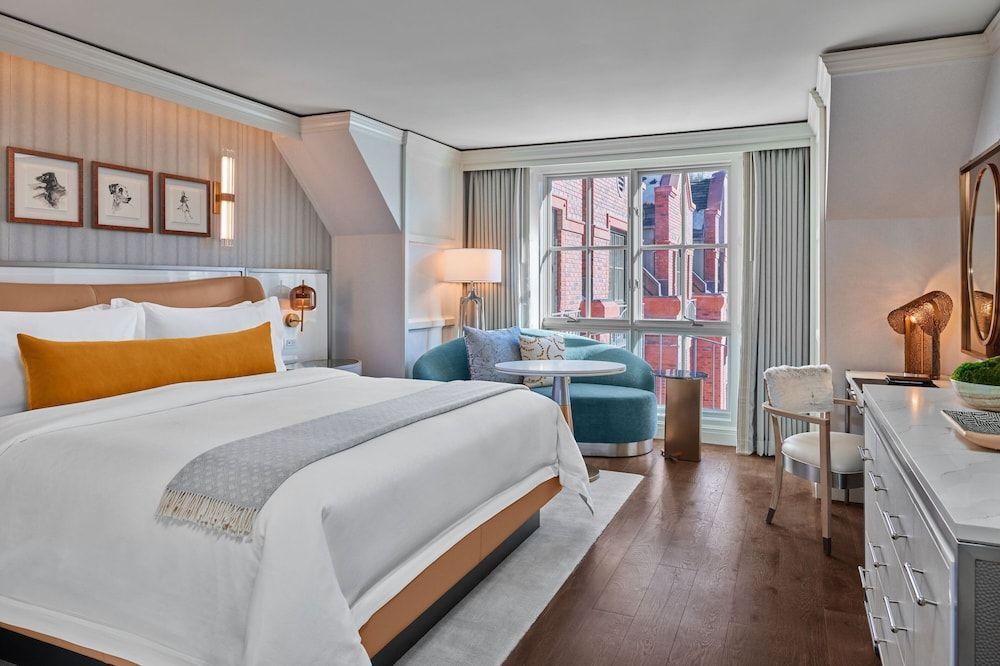 Superior Room, 1 King Bed (Mobility Accessible, Tub)