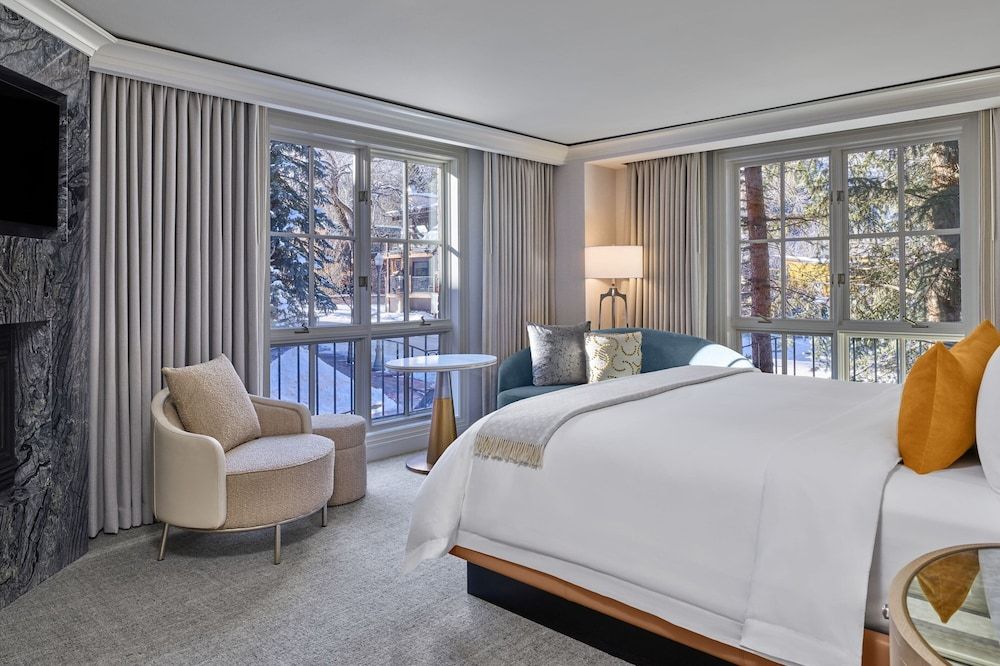 Deluxe Room, 1 King Bed, Fireplace