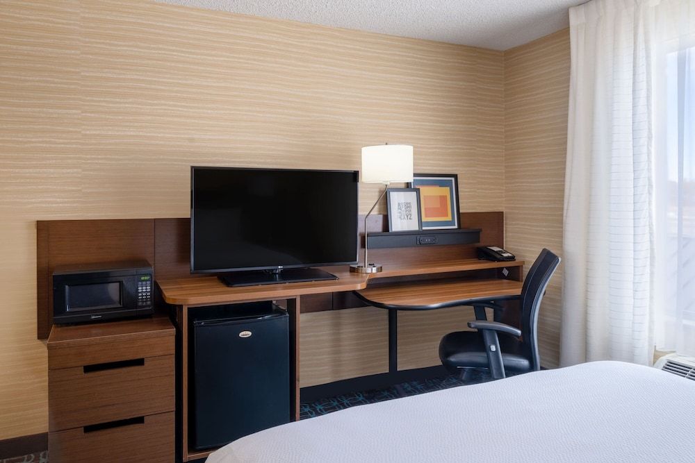Room, 2 Queen Beds, Non Smoking (Mobility Accessible, Transfer Shower)