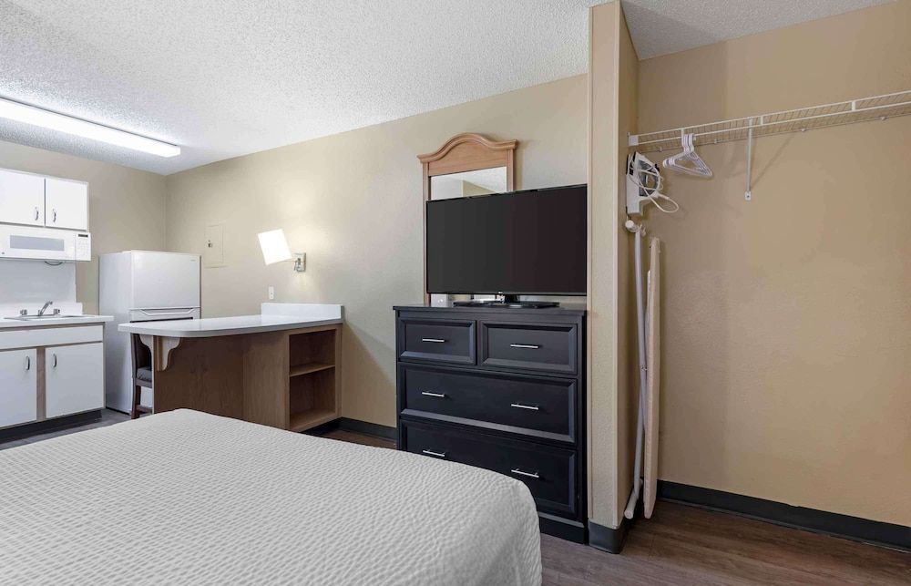 Extended Stay America Select Suites Denver Aurora South Studio, 1 Queen Bed, Non Smoking 4