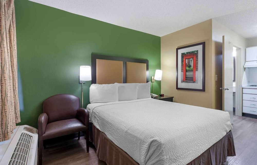 Extended Stay America Select Suites Denver Aurora South Studio, 1 Queen Bed, Non Smoking 2