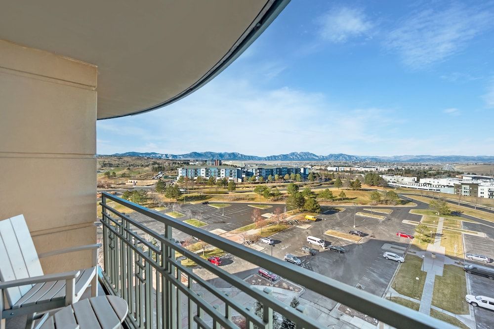 Omni Interlocken Deluxe Room, 1 King Bed, Balcony (Classic) 11