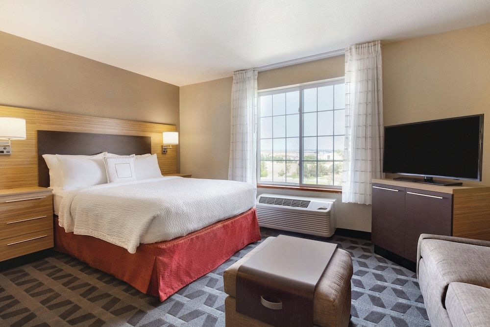 Studio Suite, 1 Queen Bed with Sofa bed, Non Smoking