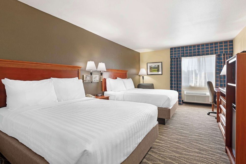 Best Western Canon City Standard Room, 2 Queen Beds, Non Smoking, Refrigerator & Microwave (Pet Friendly)