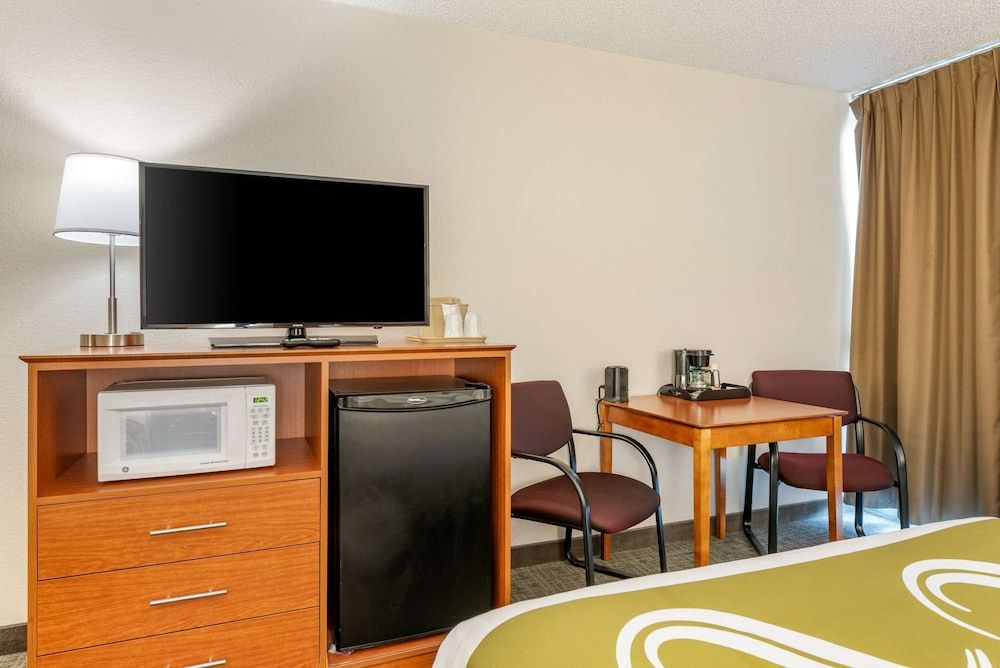 Room, 1 King Bed, Non Smoking